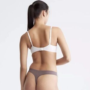 NEW Calvin Klein Bonded Flex Thong Underwear Large